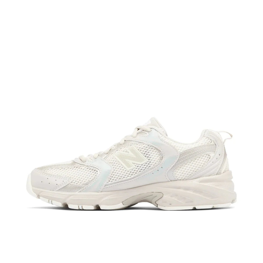 New Balance 530 Trainers – Moonbeam / Sea Salt Light Grey / White - DREAMWEAR