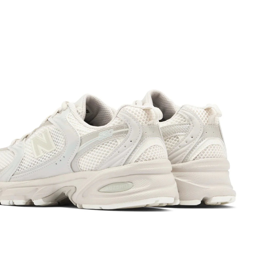 New Balance 530 Trainers – Moonbeam / Sea Salt Light Grey / White - DREAMWEAR