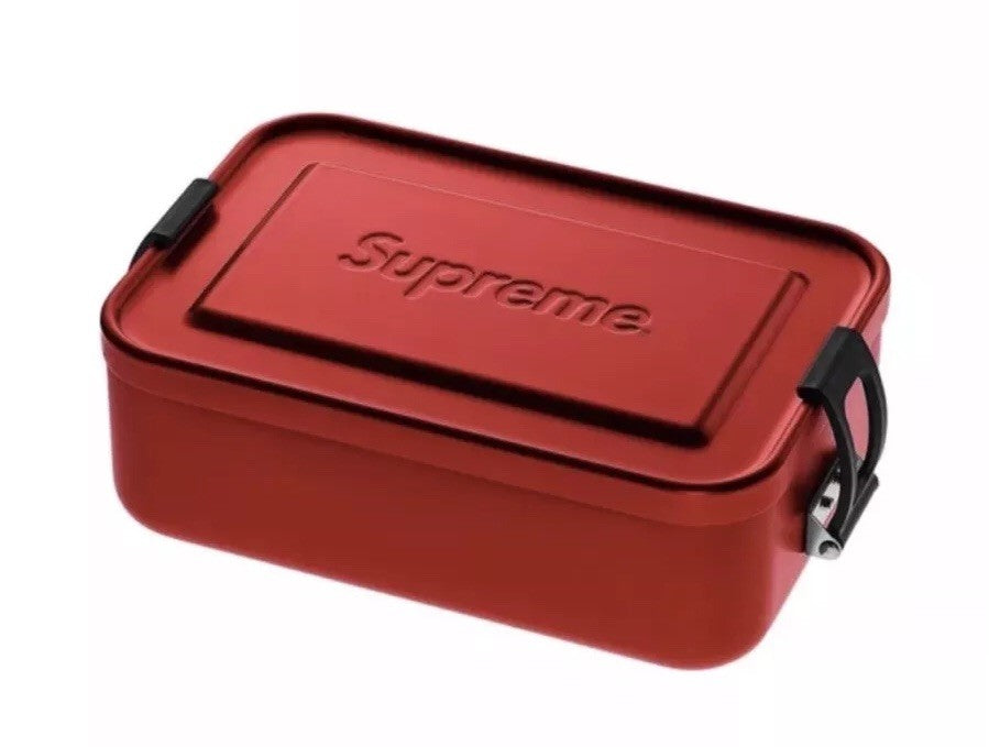 Supreme®/SIGG Small Metal Box – DREAMWEAR